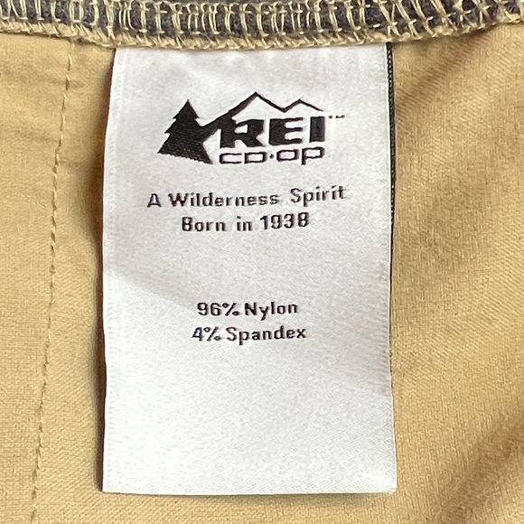 REI Co-op Sahara Cargo 6 Pocket stretchy Armadillo Taupe (Shorts - Men's SZ 38 - Picture 4 of 11
